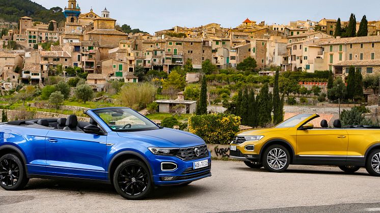 T-Roc Cabriolet tilbydes i udstyrsvarianterne R-Line og Style, der begge kommer med en el-betjent 3-lags kaleche.