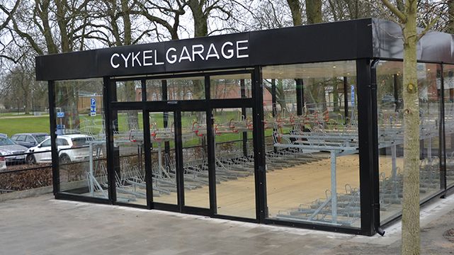 Kristianstads kommun har byggt ett cykelgarage i norra Tivoliparken.