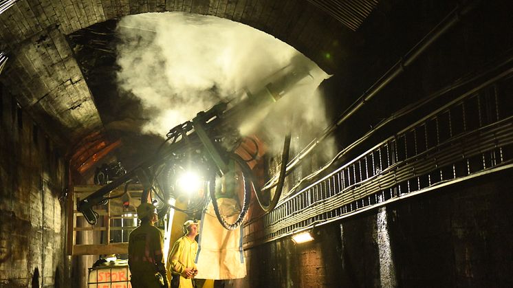 Tilsvarende arbeider ble utført i tunnelen mellom Majorstua og Nationaltheatret på nyåret 2019.