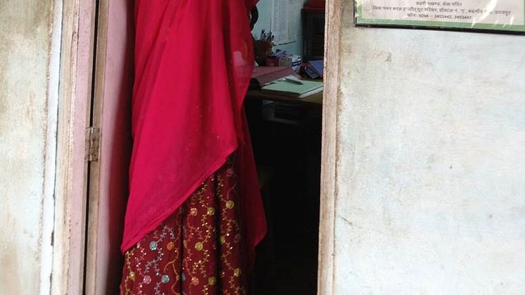 En kvinna som får hjälp på ARTH Udaipur, en av studieklinikerna. Foto: Mandira Paul