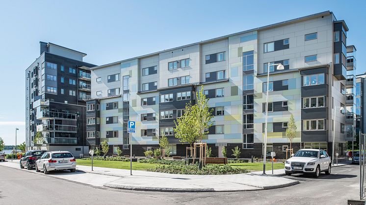 Brf Sjökortet i Västerås fick Miljöbyggnad Guld under 2015. Foto: Cembrit