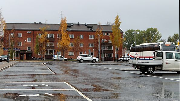 En av de färdigställda parkeringsytorna vid busstationen i Piteå                Foto: Marie Öqvist