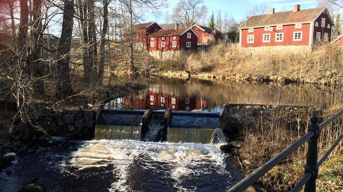 Vy från gamla bron över Järleån i Järle - Sveriges minsta stad