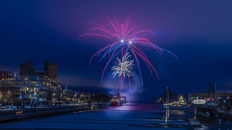 Eje Berglund bjuder på Sveriges största nyårsfyrverkeri i Gävle.