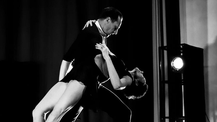 Lindesbergs Riksteaterförening: The Room - en berättelse om två dansare