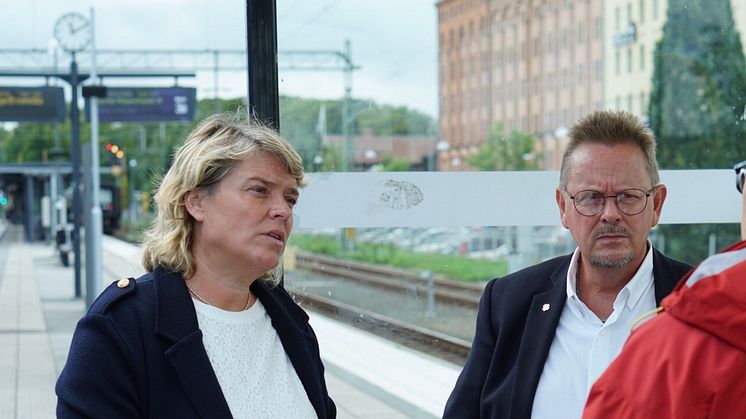 Birte Sandberg (C) och Lars Hansson (C) vill att Skånetrafiken får en trygghetscentral. 