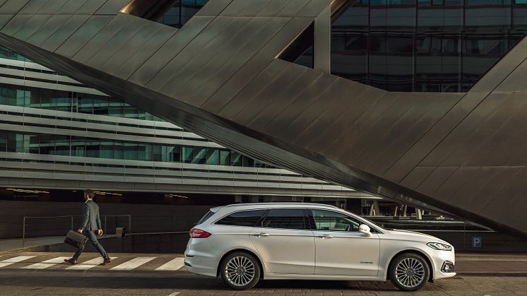 Ford Mondeo Hybrid stationcar