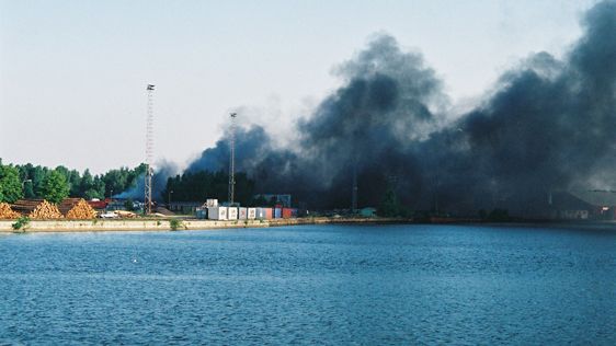 Oväntat stora utsläpp vid bränder i flamskyddat material 