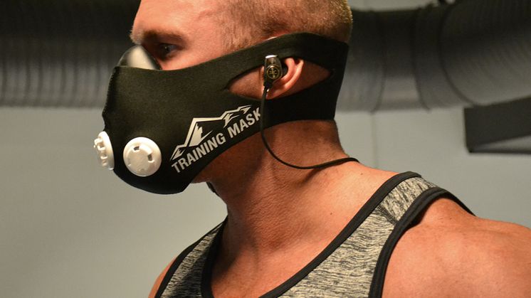 Sam Mikaelsson pratar Training Mask