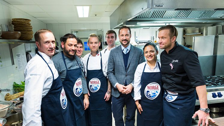 Die Sterneriege v links. Nils Henkel (DE), Sergio Pèrez (ESP), Jostein Medhus u.Alexander Østli Berg (N), Mike Mathieson (UK), HRH Kronprinz Haakon, Beatriz Gonzalez (FR).