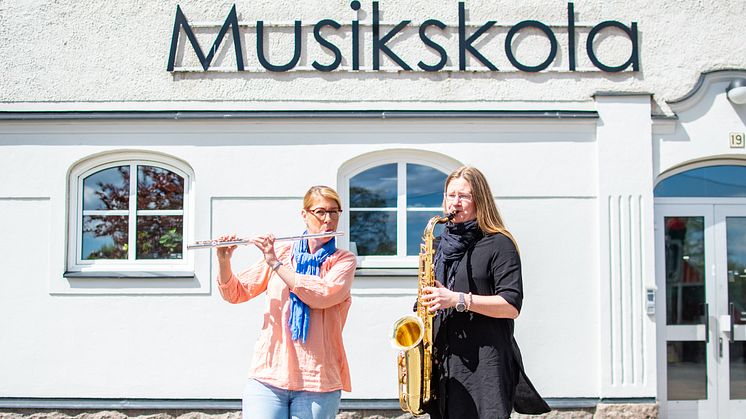 Susanne Pettersson och Ulrika Linde, fot Sadde Klimenta