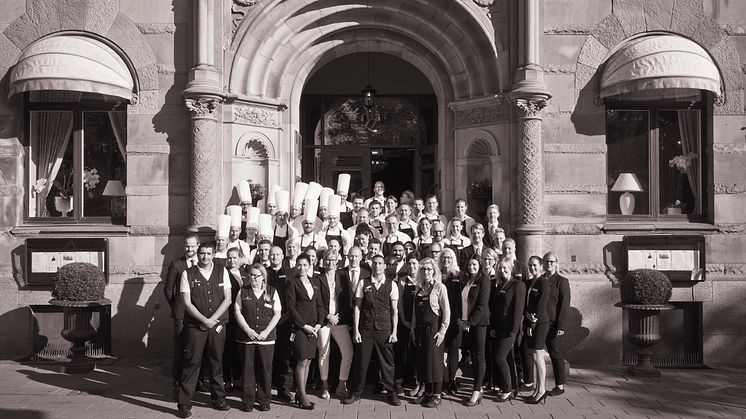 Grand Hotel i Lund med personalstyrka. Fotograf Truls Bärg.  