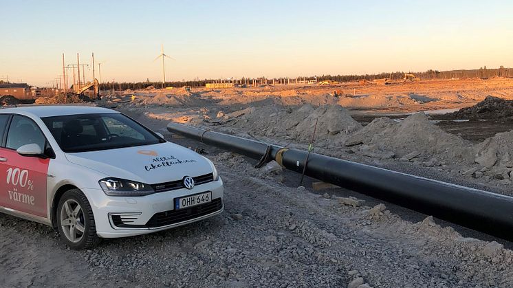 Ledningen som förläggs kommer att bli drygt en kilometer lång och möjliggör för nya  kunder på området att ansluta sig till nätet. 