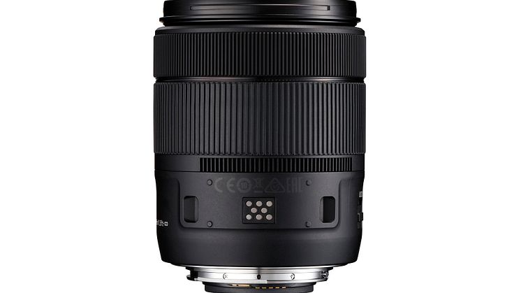 EF-S 18-135mm f3.5-5.6 IS USM  Underside without cap