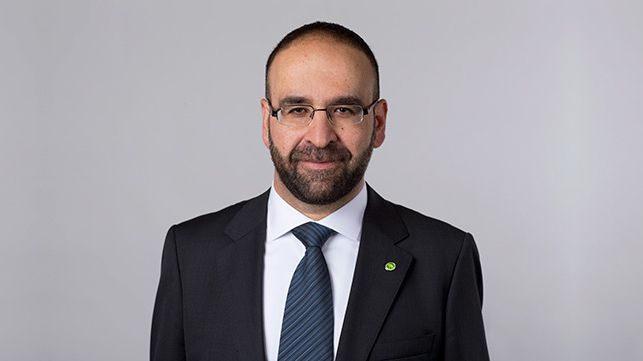 Sveriges nya bostads- och stadsutvecklingsminister presenterar sig