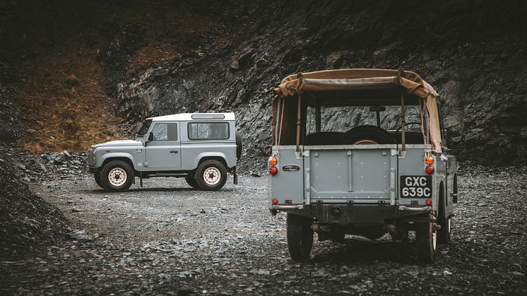 LAND ROVER CLASSIC DEFENDER WORKS V8 ISLAY EDITION 18