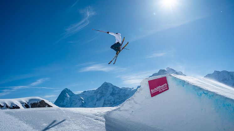 Freeskier während dem Freeski Camp im März 2021