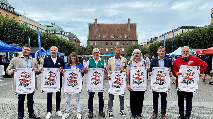 Partiföreträdare som tillsammans med Dennis Lénberg (Företagarna Borås) visade de sin uppskattning för Borås företagare mitt i pågående valrörelse.