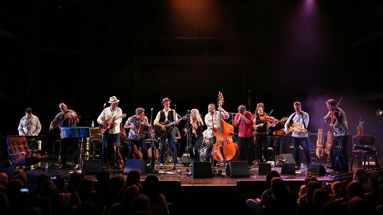 Magnus Stinnerbom & Västanå Orchestra sommaren 2016