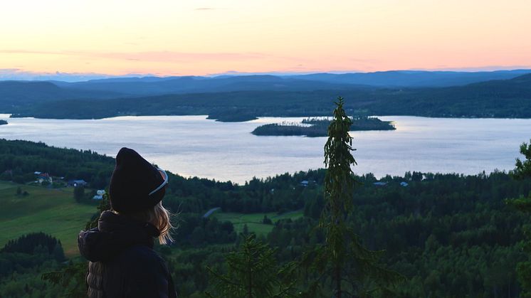 Höga Kusten är sedan tidigare känd för att vara en attraktiv inspelningsplats med storslagna vyer och äventyr runt knuten. Något som vi kommer att få se ännu mer av på tv framöver.  