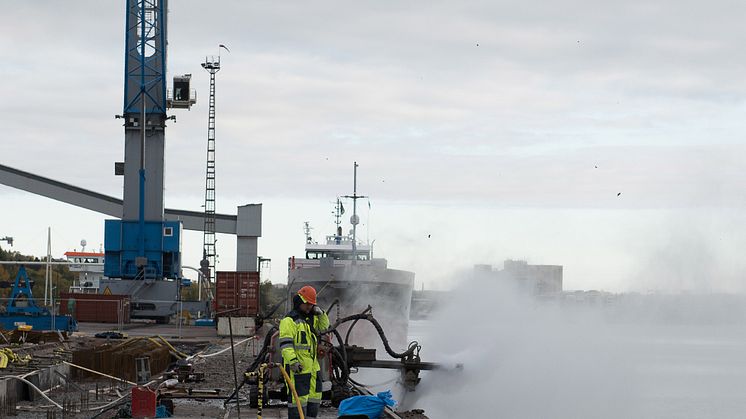 50-talskajen i Västerås hamn har renoverats för att klara ytterligare 50 år. Foto: Carl Winberg.