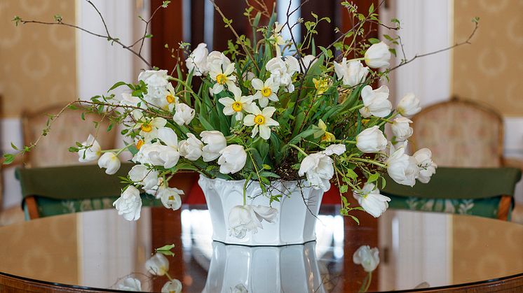 Blomsterarrangemang i prinsens Sällskapsvåning. Foto: PEW