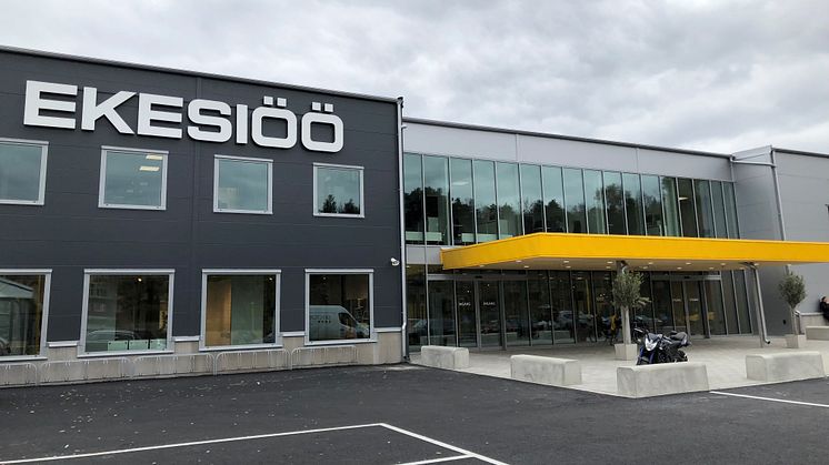 Ekesiöö, som ingår i riksomfattande kedjan Woody Bygghandel, öppnar ny anläggning i Bromma.