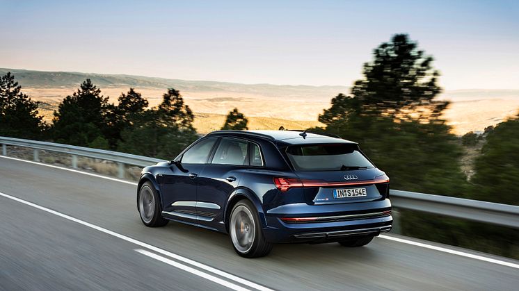 Eldrivna Audi e-tron bidrog till ökade marknadsandelar för märket under 2020..jpg