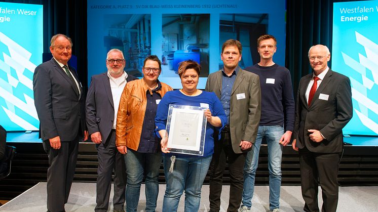 Einsatz hat sich gelohnt (v. l.): Dr. Stephan Nahrath, Lichtenaus Bürgermeister Josef Hartmann, Ulrike Hibbeln-Sicken, Rosa Anna Fermo, Frank Brüß und Jurymitglied Dr. Frank-Michael Baumann, Geschäftsführer Energieagentur NRW