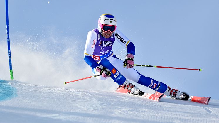 Landslagåkarna Sara och Frida tränar i Vemdalen inför helgens världscup i Åre