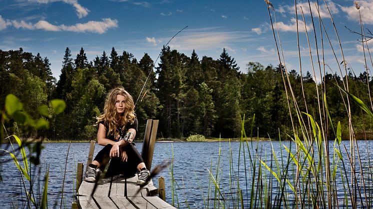 Pernilla Andersons åker med Joshua Radin på sverigeturne.