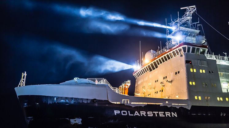 Den tyska isbrytaren Polarstern ska vara bas för expeditionen som ska sitta fast i isen vid Arktis. Foto: Alfred-Wegener-Institut/Stefan Hendricks