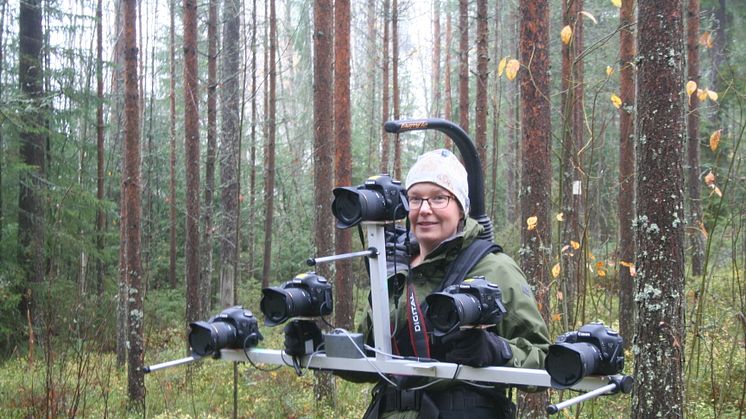 Mona Forsman med kamerarigg. Foto: Ann-Helen Granholm