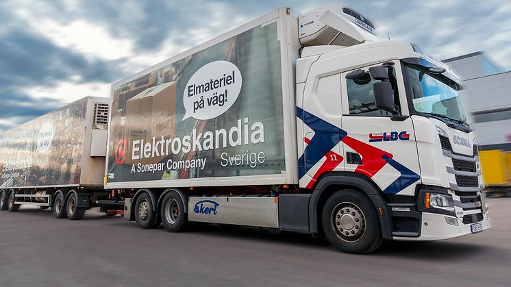 Första leveransen kunde lämna logistikcentret i Örebro på kvällen den 16 september.