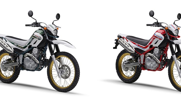 （左より）「SEROW250 FINAL EDITION」パープリッシュホワイトソリッド1（ホワイト／グリーン）、「SEROW250 FINAL EDITION」パープリッシュホワイトソリッド1（ホワイト／レッド）