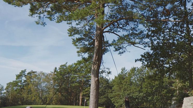 Grenkuttersettet inneholder en skarp motorsag, i tillegg til to stropper på 10 meter og en vektpose.