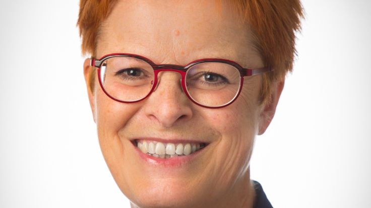 Stolt och glad ordförande för barn- och ungdomsutskottet i Nora kommun, Ulla Bergström (s).