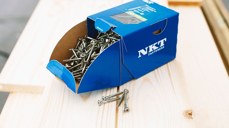 NKT-fasteners har valt en kartongtyp som är 100 procent återvinningsbar och FSC-certifierad till sina skruvlådor
