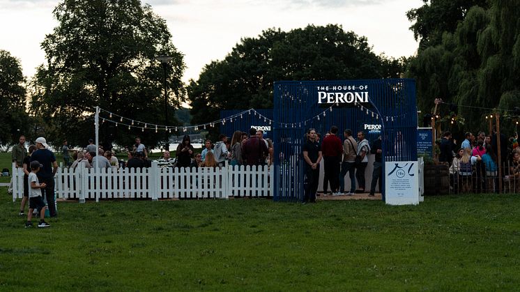 Homage och Peroni Nastro Azzurro 0,0%  förgyller filmupplevelsen inför  Stockholm filmfestival