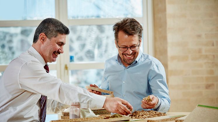 Tillsammans är ett ledord för NSR AB. Mahmood Hameed och vd Kim Olsson i samtal om cirkulära affärsmöjligheter. Foto: Rickard Johnsson, Studio-e