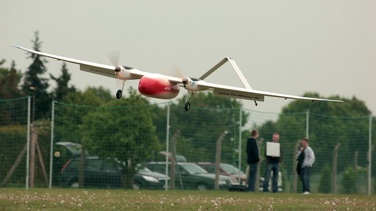 Fliegende Messplattform: Die Drohne ATISS aus dem Luftfahrttechnikum der TH Wildau. © TH Wildau / Pressefoto