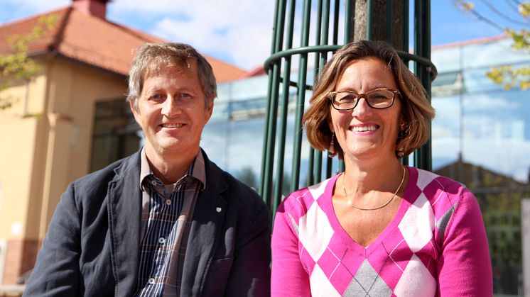 Sören Augustinsson och Pia Petersson, universitetslektorer i sociologi respektive omvårdnad vid Högskolan Kristianstad.