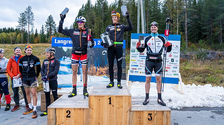 Klæbo på førsteplass, Aune på andreplass og Skinstad på tredjeplass under årets Coop Trysil Rulleskisprint. Foto: Jonas Sjögren