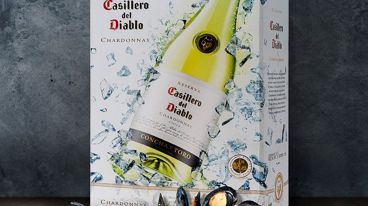 Casillero del Diablo Chardonnay BiB i nytt design. Dette er vinen for lyse vår- og sommerkvelder på terrassen, perfekt til blåskjell.