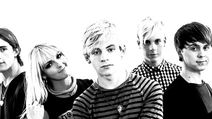 Glee-sanger Riker Lynch og resten af poprock-bandet R5 indtager VEGA