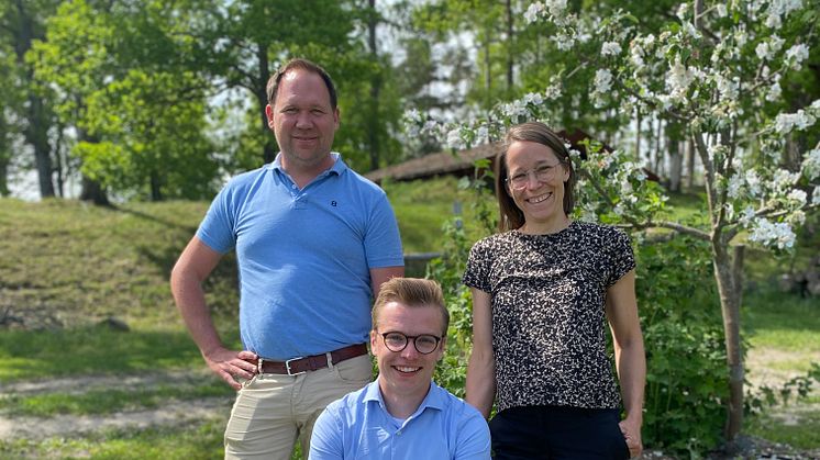 Johan Rodéhn t.v. tillsammans med Lina Vikström Bergqvist och Petter Håkansson.  Bild: Structor
