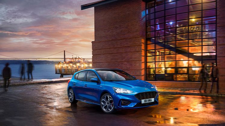 V České republice se nový Ford Focus objeví v červenci tohoto roku s cenami od  ​359 990 Kč.