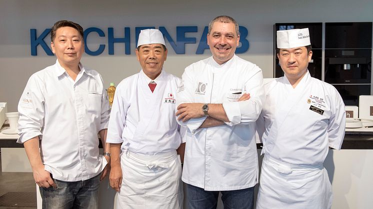 Die hochkarätige Jury der Global Sushi Challenge Deutschland: Sternekoch Yoshizumi Nagaya, Sushi-Großmeister Takashi Okumura, 3-Sternekoch Christian Bau und Sushi-Großmeister Hirotoshi Ogawa (v.l.)