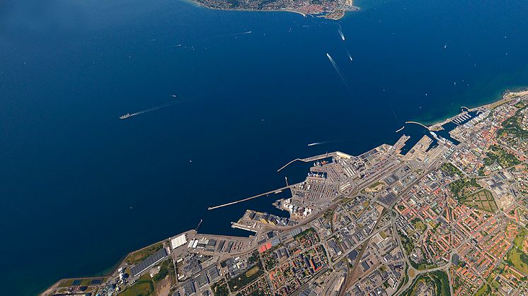 El- och fiberkabel i Öresund byts ut och Helsingborgs Hamn får agera hemmahamn för projektet. Foto: Bertil Hagberg