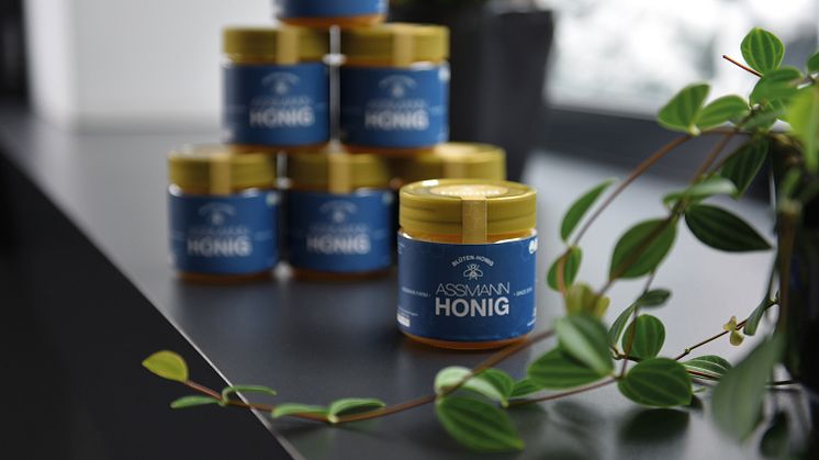 News: 86 kilograms of the company's own honey!